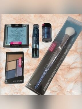 🔥2/$25🔥 Wet n Wild Makeup Bundle with Brush #4